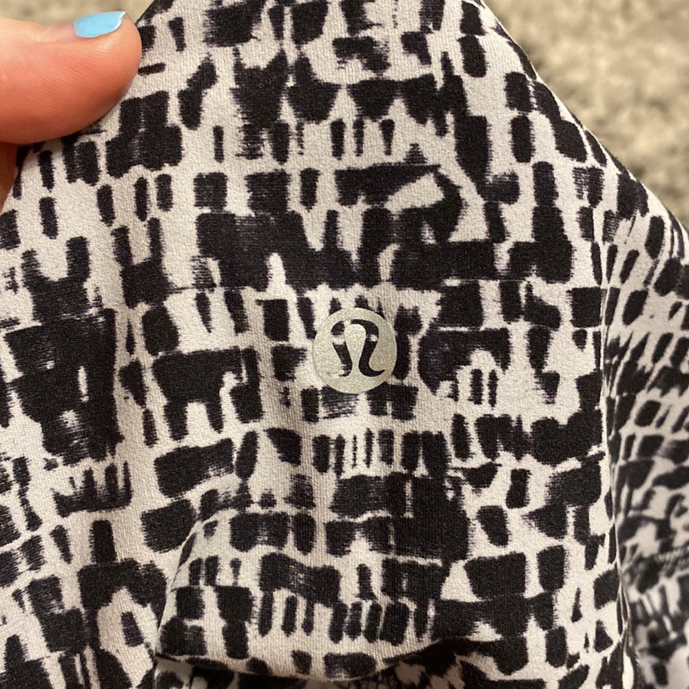 SOLD Lululemon Aligns, 25” - Picture 3 of 4